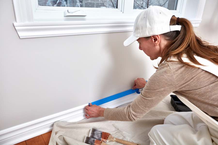 applying-painter-s-tape-diy-painting-tips