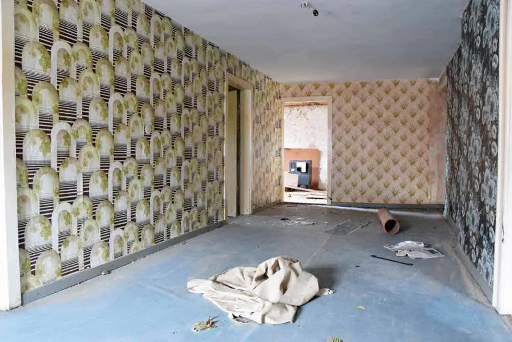 How To Paint Over Wallpaper (and never have anyone notice!) 1 How to paint over wallpaper