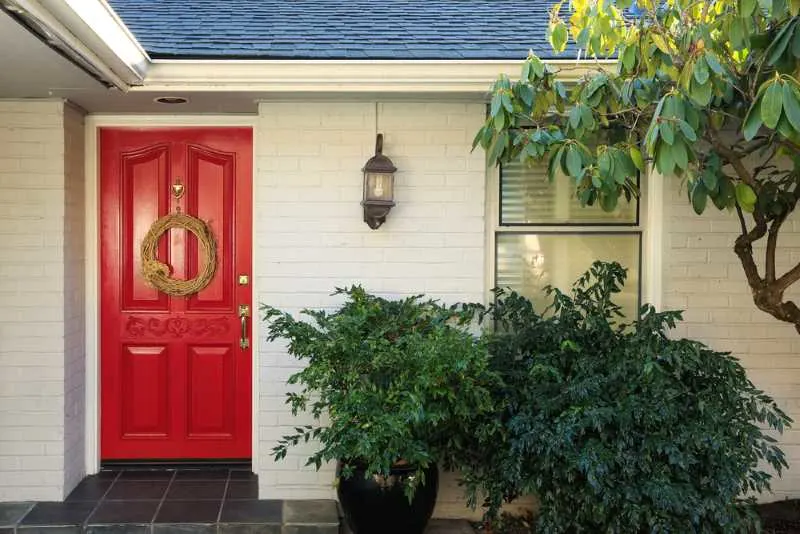 The 7 Pros and Cons of Painting Exterior Brick 2 painting exterior brick can give your home a modern look