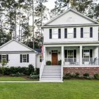 The best farmhouse exterior paint colors