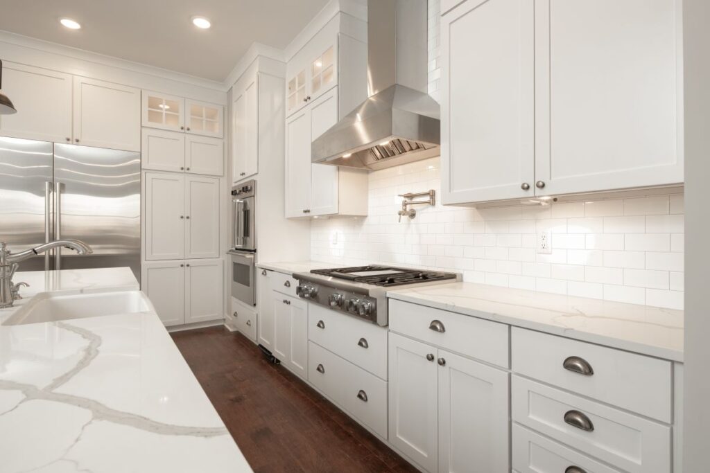 The Best White Paint for Kitchen Cabinets: Our Top 6 Picks 1 The Best White Paint for Kitchen Cabinets
