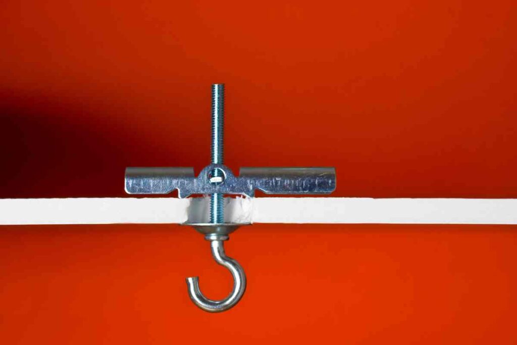 Toggle bolt in the ceiling