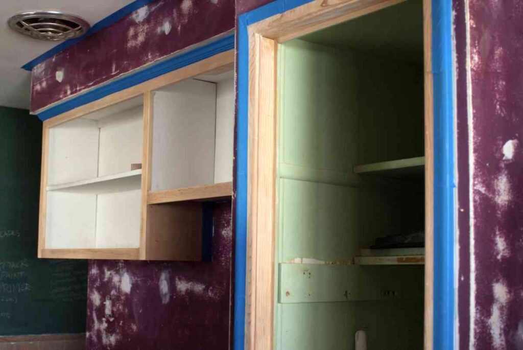Preparing a kitchen for painting